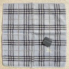 バーバリー　タオルハンカチ　シルク混　ノバチェック　ブルー系　約24cm