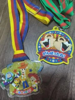 Disney　ディズニー　メダル　トイ・ストーリー　チップとデール