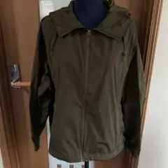 UNIQLOオリーブ色 フード付きパーカー(420)