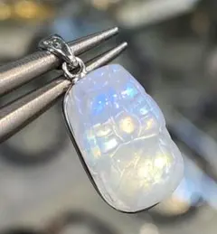 高品質　レインボームーンストーン貔貅ペンダントトップ　貔貅ペンダント