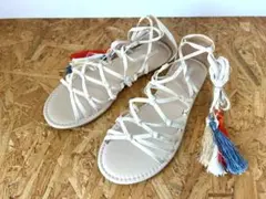 FOREVER 21 タッセル付きサンダル24.5cm~25.0cmのサムネイル