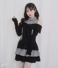 Honey Cinnamon ハニーシナモンオフショルリボンドッキングワンピース