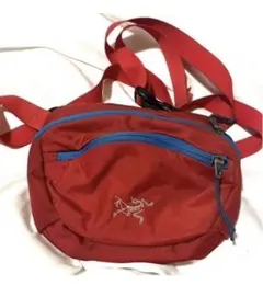 ARC'TERYX アークテリクス 廃盤品 マカ2 ショルダーバッグ　赤青 ARC'TERYX アークテリクス 廃盤品 マカ2 ショルダーバッグ 赤青 - メルカリ