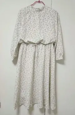 試着のみ　Honeys　ハニーズ　花柄ワンピースLL　裏地付き