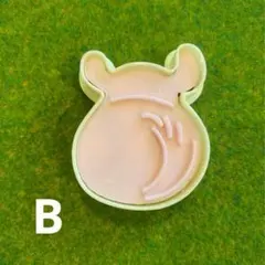 ハンドメイド 肉球型クリ抜き 英字 オブジェ 〈セメント製〉くすみ