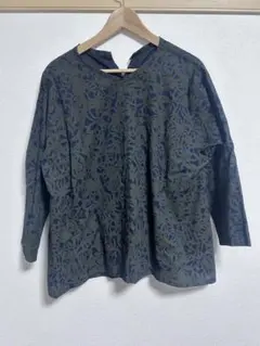 佐藤繊維フーガフーガ　ネイビー 花柄刺繍 半袖トップス 未使用 佐藤繊維フーガフーガ ネイビー 花柄刺繍 半袖トップス 未使用 - メルカリ