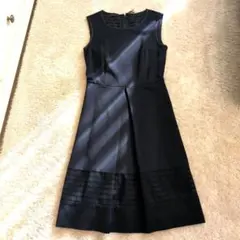 M-premierBLACKネイビー ノースリーブ ひざ丈ワンピース