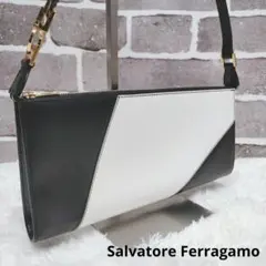 【極美品】サルヴァトーレフェラガモ ミニショルダーバッグ ガンチーニ レザー