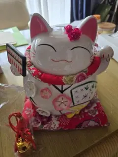 招き猫 陶器製 置物 貯金箱 縁起物 開運のサムネイル