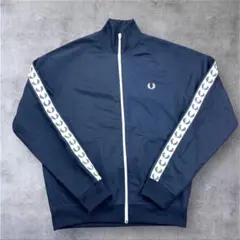 極美品☆✨【FRED PERRY】 トラックジャケット テープロゴ ネイビー M