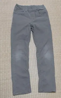 ユニクロ　コーデュロイパンツ