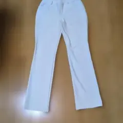 アイボリー ストレートパンツ Mサイズ