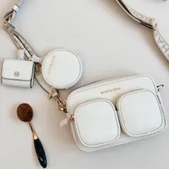 新品！MICHAEL KORS ショルダーバッグ ホワイトのサムネイル