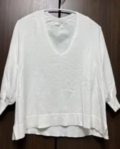 GU ホワイト Vネック 七分袖ニット
