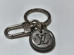 LOUIS VUITTON キーホルダー キーリングのサムネイル