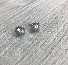 美品 スワロフスキー Idyllia スタッドピアス シルバー5691483 - メルカリ