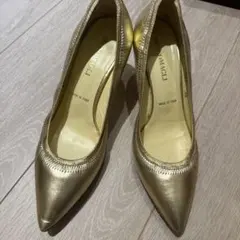 BRUNOMAGLI ゴールド パンプス 38のサムネイル
