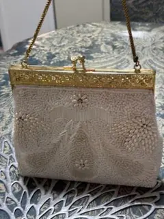 ビーズ刺繍 ホワイト クラッチバッグHand Made