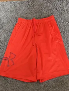 UNDER ARMOUR ショートパンツ レッド