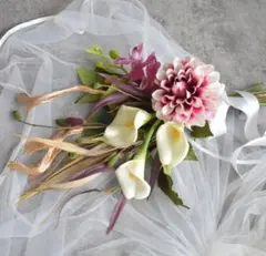 ゴールド煌めく和モダンなウェディングブーケ☆和装☆胡蝶蘭・カラー・ダリア☆造花