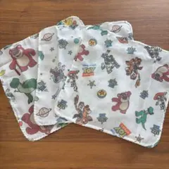 トイストーリー　ガーゼハンカチ　総柄　ロッツォ　ウッディ　沐浴