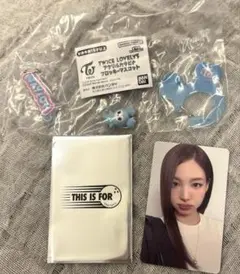 TWICE LOVELYS カラビナ　ナヨン＆1万円特典ランダムトレカセット