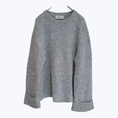 グレー ニット