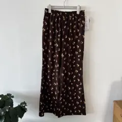 新品未使用　しまむら　花柄パンツ　ブラウン