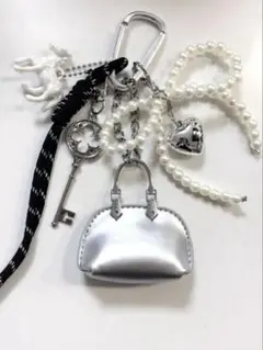 じゃらじゃらキーホルダー バッグチャーム 馬 パール