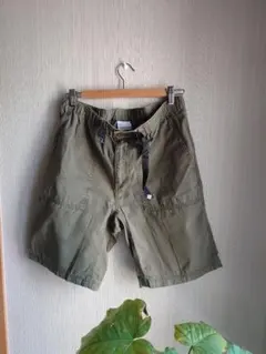 Columbia オリーブ色 ショートパンツ L