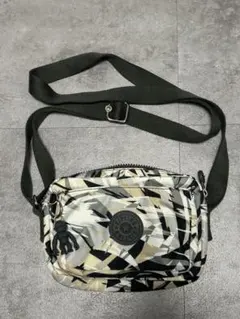 最終値下げ‼️Kipling ショルダーバック(迷彩柄)