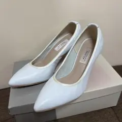 ALUNE アルネ ホワイトレザーパンプス