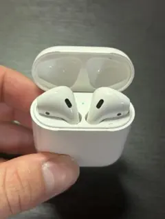 AirPods本体 ホワイト 充電ケース付き