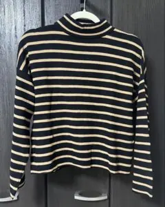 ジーナシス　ニット