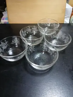 プロフ必読　たち吉ガラス製小鉢5個セット竹製籠トレー付新品未使用品年代物