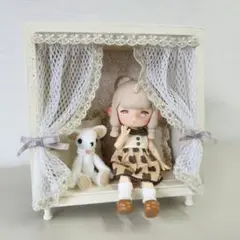 机の上の小さなお部屋【ドールハウス】小物付き