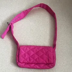 ピンク ショルダーバッグ