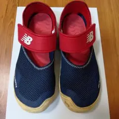 ニューバランス水陸両用サンダル21センチYO208