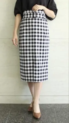 le.coeur blanc チェック タイトスカート ベルト付き　38のサムネイル