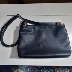 黒 合皮ショルダーバッグ ロゴ入り