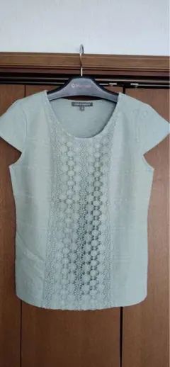 新品未使用ローラアシュレイ　くすみグリーン　お花レースTシャツ　XSのサムネイル
