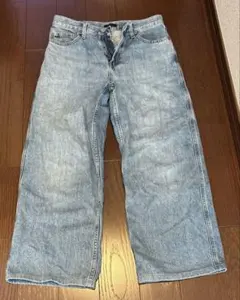 ユニクロ　ライトブルー ワイドレッグ デニムパンツ
