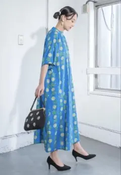 【1点限定】【激安】 新品タグ付き ワンピース ロング マキシ ブルー 花柄