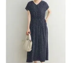 アーバンリサーチドアーズ Vネック ドット柄 ロングワンピース ネイビー