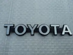 希少 純正TOYOTA HILUX ピアノブラックエンブレム 2枚セット - メルカリ