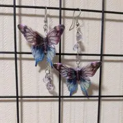 ハンドメイド ピアス 蝶モチーフ アシンメトリー