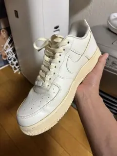 NIKE AIR FORCE 1 07 LV8 使用数回のみ　美品