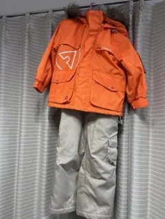 子ども用　オレンジ　スキーウェア　スノーウェア　110センチ　上下セット