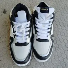 IGNIO ホワイト/ブラック スノーシューズ　26.0cm　値下げしました。