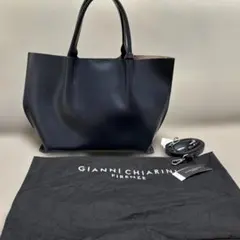GIANNI CHIARINI ハンドバッグ ネイビー ポーチ付きのサムネイル